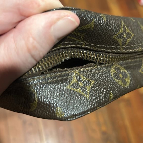 Authentic Louis Vuitton Cosmetic Case - Picture 7 of 11